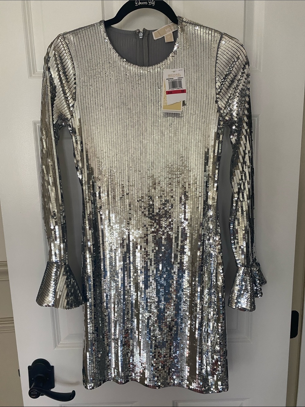 😍Michael Kors Silver Sequin Sheath Mini Dress 👗 with Bell Sleeves XS